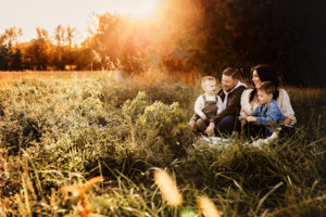 family sitting in golden sun, Richmond family photographer