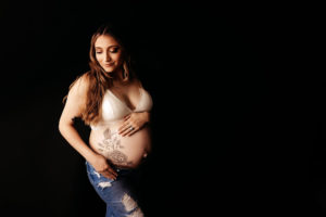 Richmond pregnant mama in studio