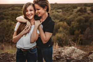 Wichita Falls photographer, lawton photographer, lawton Oklahoma photographer, north Texas photographer, Oklahoma photographer mom and twee daughter hugging