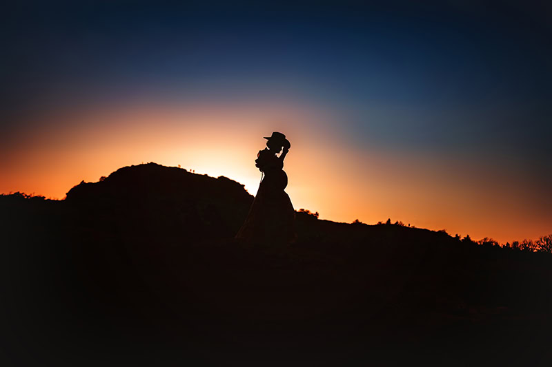 Lawton , Oklahoma photographer, pregnant woman in silhouette with cowboy hat